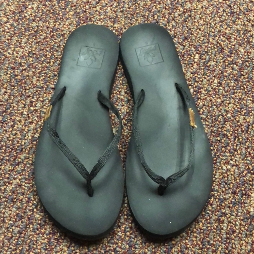 Black sandals